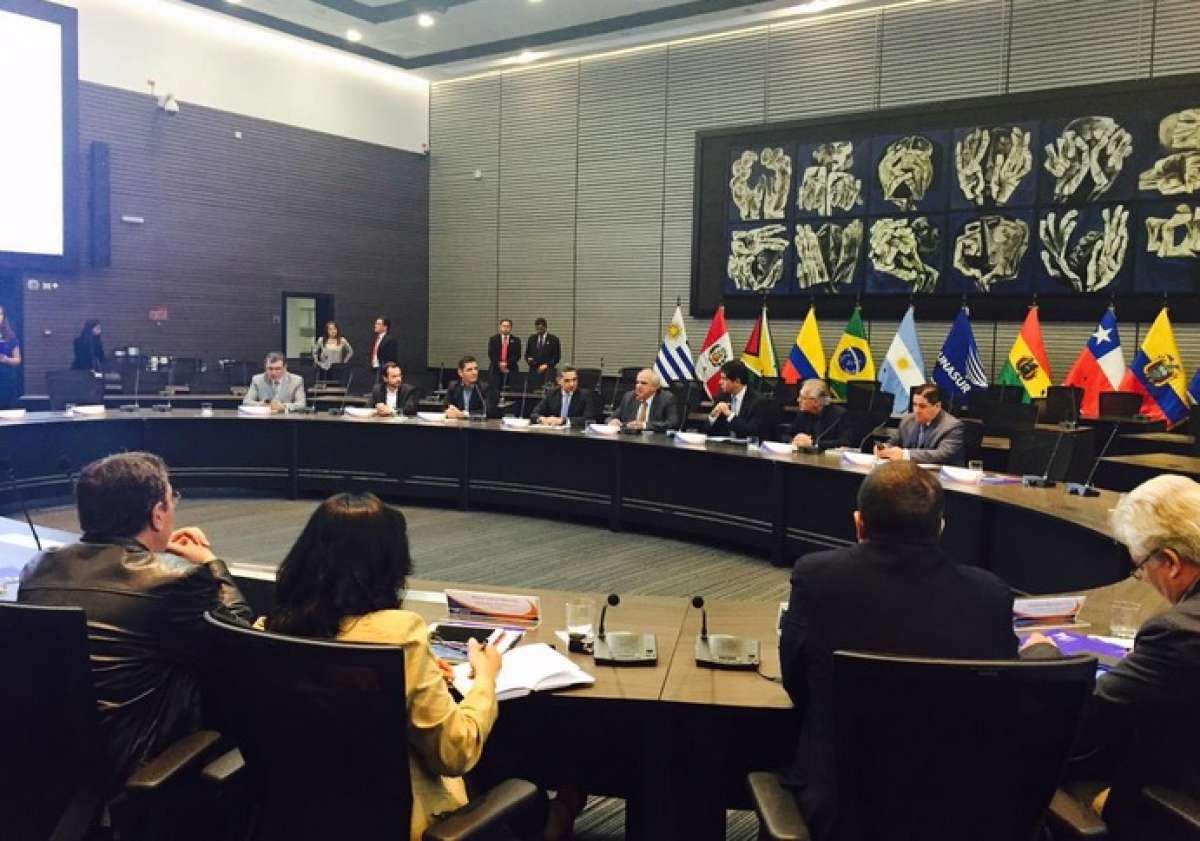 En reuni&oacute;n de la ULAN llaman a los medios a no caer en la "propaganda" y el "cabildeo"