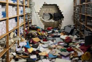 La sucursal bancaria de Gelsenkirchen permanece cerrada mientras avanza la investigaci&oacute;n por el robo millonario.