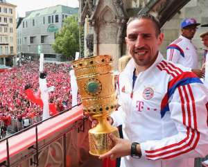 El atacante ha ganado esta temporada un doblete de liga y copa alemana con el Bayern M&uacute;nich. Foto: Archivo / AFP