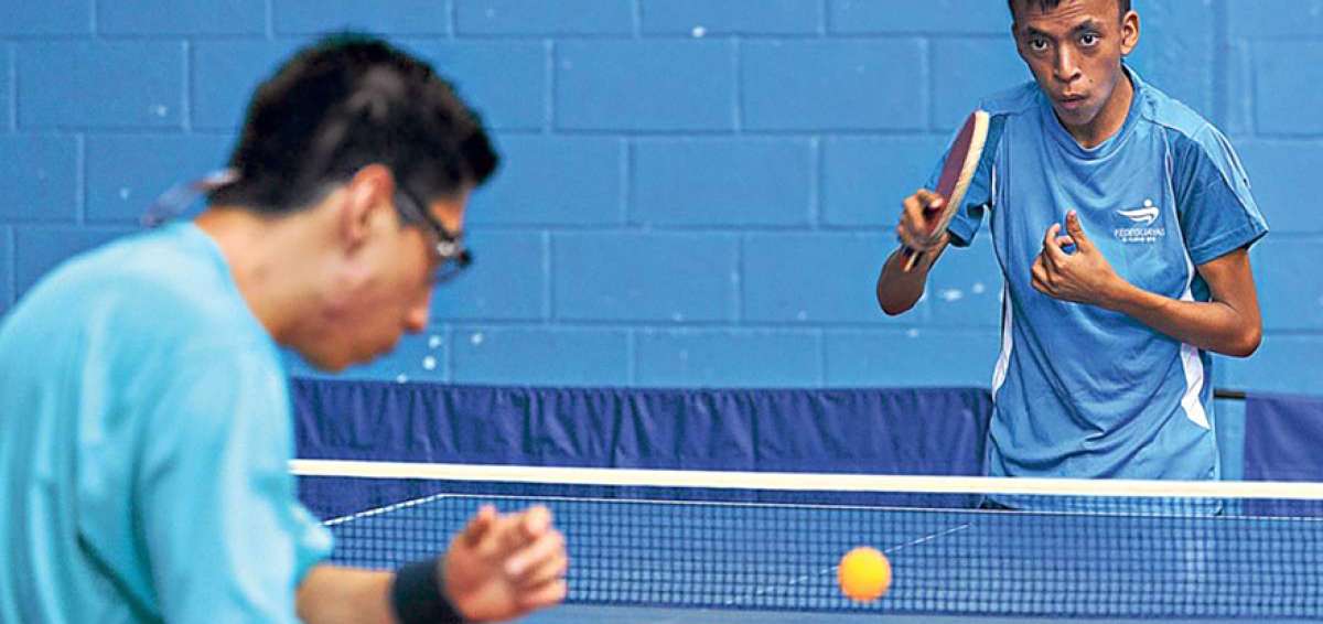 &rarr;Deportistas con discapacidad f&iacute;sica, intelectual y auditiva practican tenis de mesa; esta ser&aacute; una de las disciplinas que se realicen en los II Juegos.