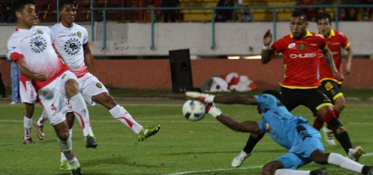 El Cuenca derrot&oacute; 3-2 a Fuerza Amarillla sobre el final