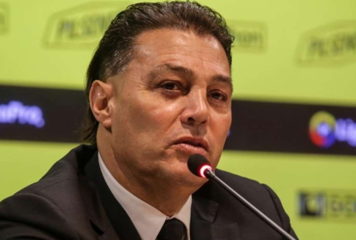 Carlos Alfaro Moreno, presidente de Barcelona, durante una conferencia de prensa