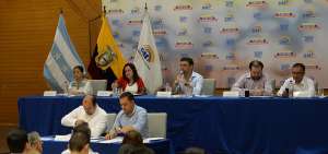 De izq. a der. Los consejeros: Luz Haro (a), Ana Paredes, Juan Pablo Pozo, Pa&uacute;l Salazar y Mauricio Tayupanta.