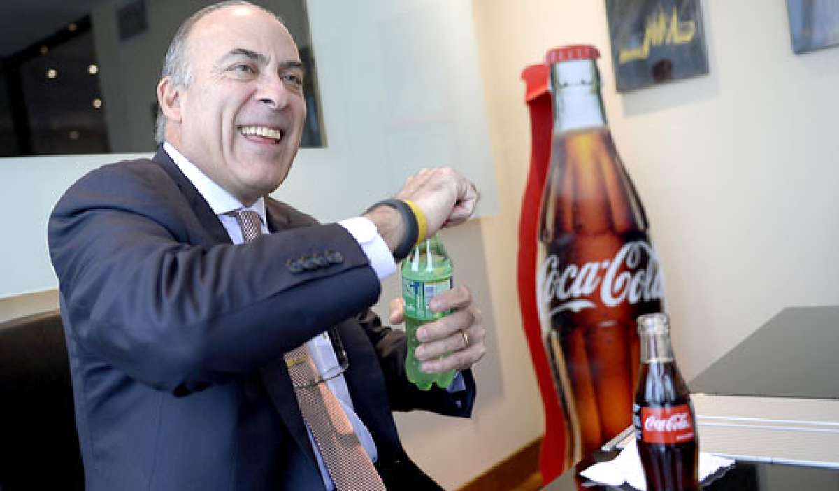 Nombre: Muhtar Kent. Profesi&oacute;n: Economista. Nacionalidad: Estadounidense. Edad: 61 a&ntilde;os. Educaci&oacute;n: Maestr&iacute;a en Ciencias Administrativas - Cass Business School, City University London. Foto: Marco Salgado |  El Tel&eacute;grafo