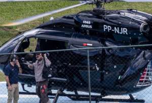 Neymar tambi&eacute;n lleg&oacute; en helic&oacute;ptero.