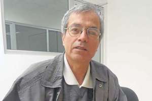 Oswaldo Encalada V&aacute;squez. Doctor en Filosof&iacute;a. Miembro de la Academia Ecuatoriana de la Lengua.