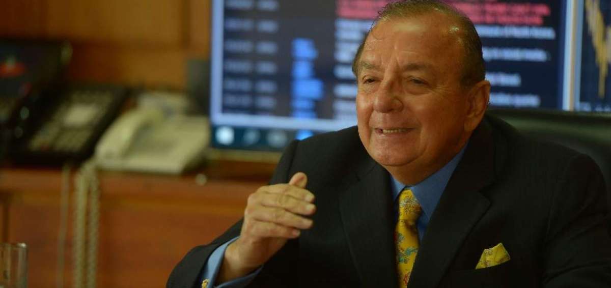 El empresario dijo que entregar&aacute; al CNE m&aacute;s firmas de afiliados. 