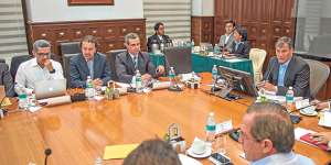 Luego de anunciar el retiro de los proyectos de ley de herencias y de plusval&iacute;a, el Presidente sesion&oacute; con su gabinete de seguridad. Foto: Fernando Sandoval / El Tel&eacute;grafo