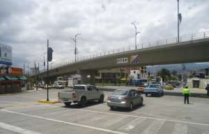 Los riobambe&ntilde;os agradecieron al gobierno por la obra. Foto: Elizabeth Maggi / El Tel&eacute;grafo