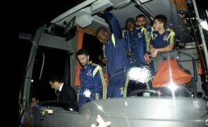 Se suspende la liga turca por disparos al bus del Fenerbah&ccedil;e y detienen 2 sospechosos