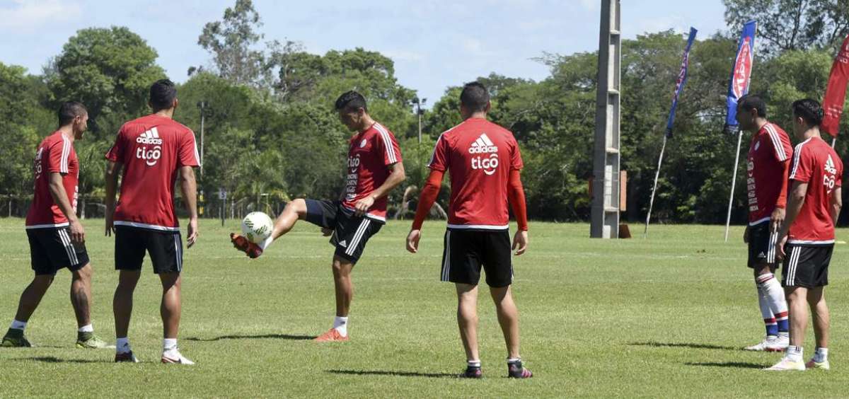 El aguerrido Paraguay desaf&iacute;a a Brasil con un planteo ofensivo en eliminatorias