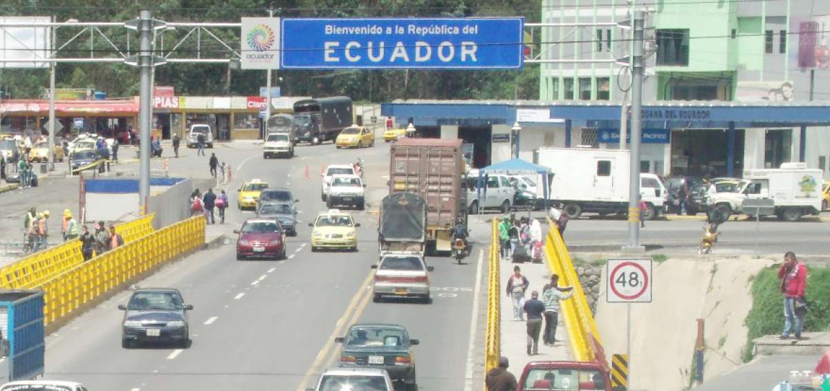 Los controles para el ingreso al pa&iacute;s de carros con placas extranjeras ser&aacute;n reforzados por la Senae