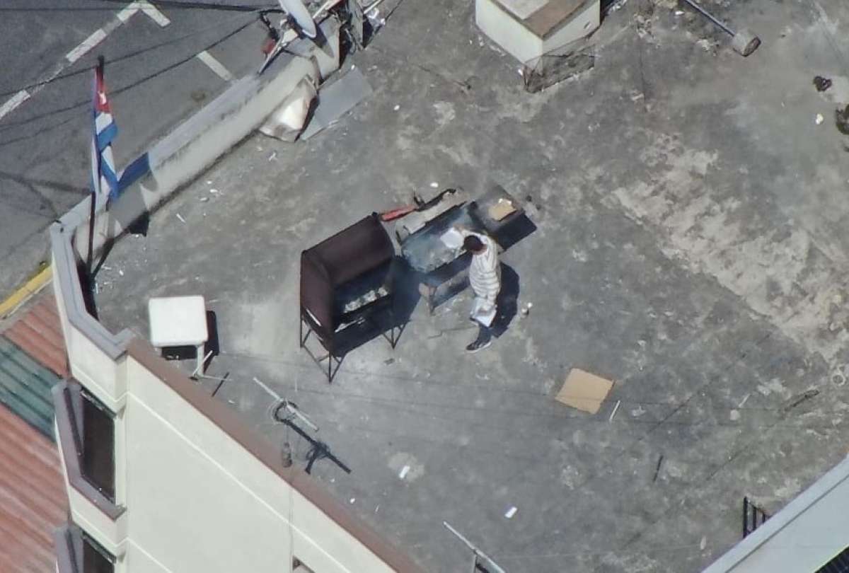 Embajada de Cuba en Quito bajo el foco por im&aacute;genes de quema de papeles