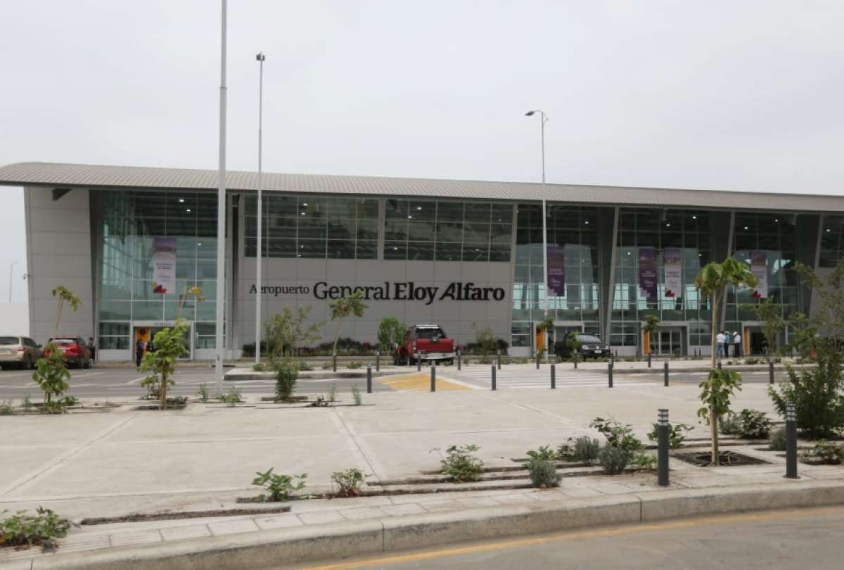 Gobierno entregó, en Manta, un reconstruido Aeropuerto Internacional General Eloy Alfaro