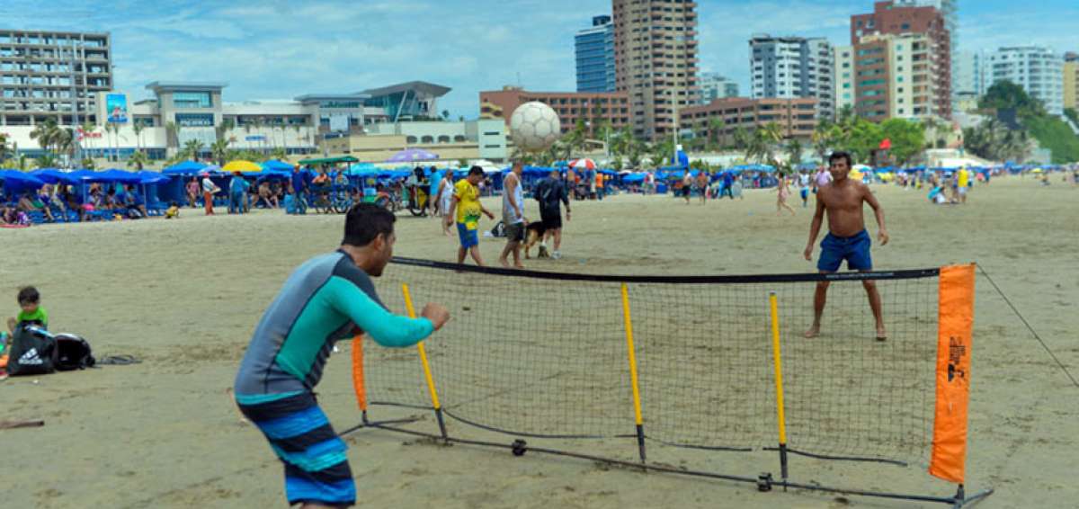 La playa de El Murci&eacute;lago, en Manta, ser&aacute; una de las m&aacute;s visitadas en este feriado.