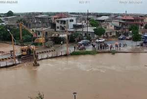 En cuatro d&iacute;as Ecuador registra 55 emergencias por lluvias.