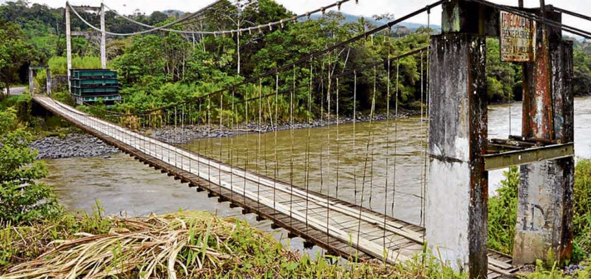 As&iacute; se encuentra el puente que lleva a la comunidad de Shimpis, provincia de Morona Santiago. La estructura debi&oacute; concluir en julio de este a&ntilde;o.