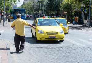 Uno de los compromisos que el Cabildo de la capital asumi&oacute; con el gremio fue dictar cursos para mejorar el servicio. La promesa tiene 3 meses de retraso. Foto: &Aacute;lvaro P&eacute;rez / El Tel&eacute;grafo