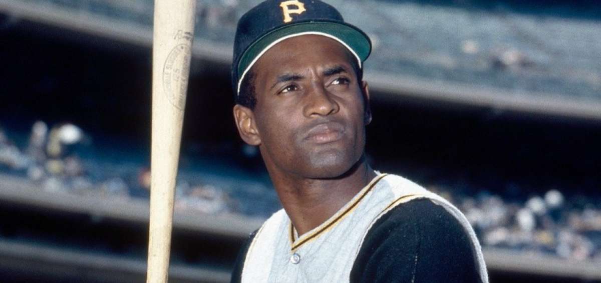 Clemente muri&oacute; el 31 de diciembre de 1972 cuando el avi&oacute;n en el que transportaba ayuda para sobrevivientes de un terremoto en Managua se desplom&oacute;.