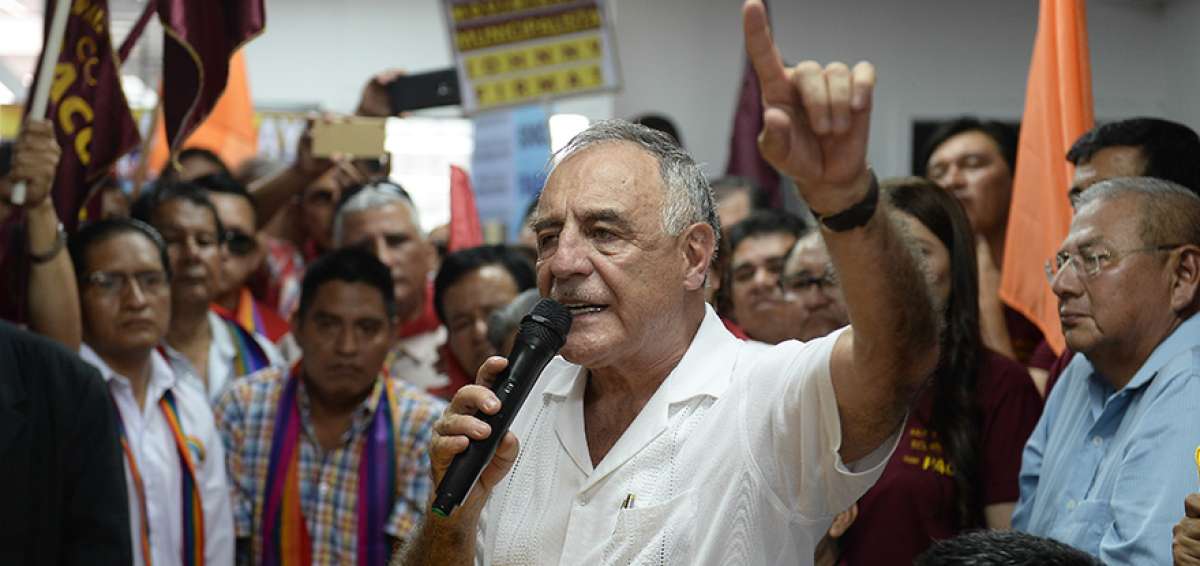 El exgeneral Paco Moncayo visit&oacute; ayer la sede de Acuerdo Nacional Por el Cambio, en Guayaquil.