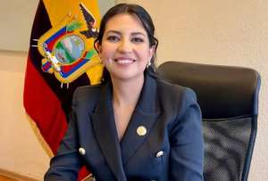Sariha Moya fue designada una vez más como Vicepresidenta de la República ante la ausencia temporal de Verónica Abad. 