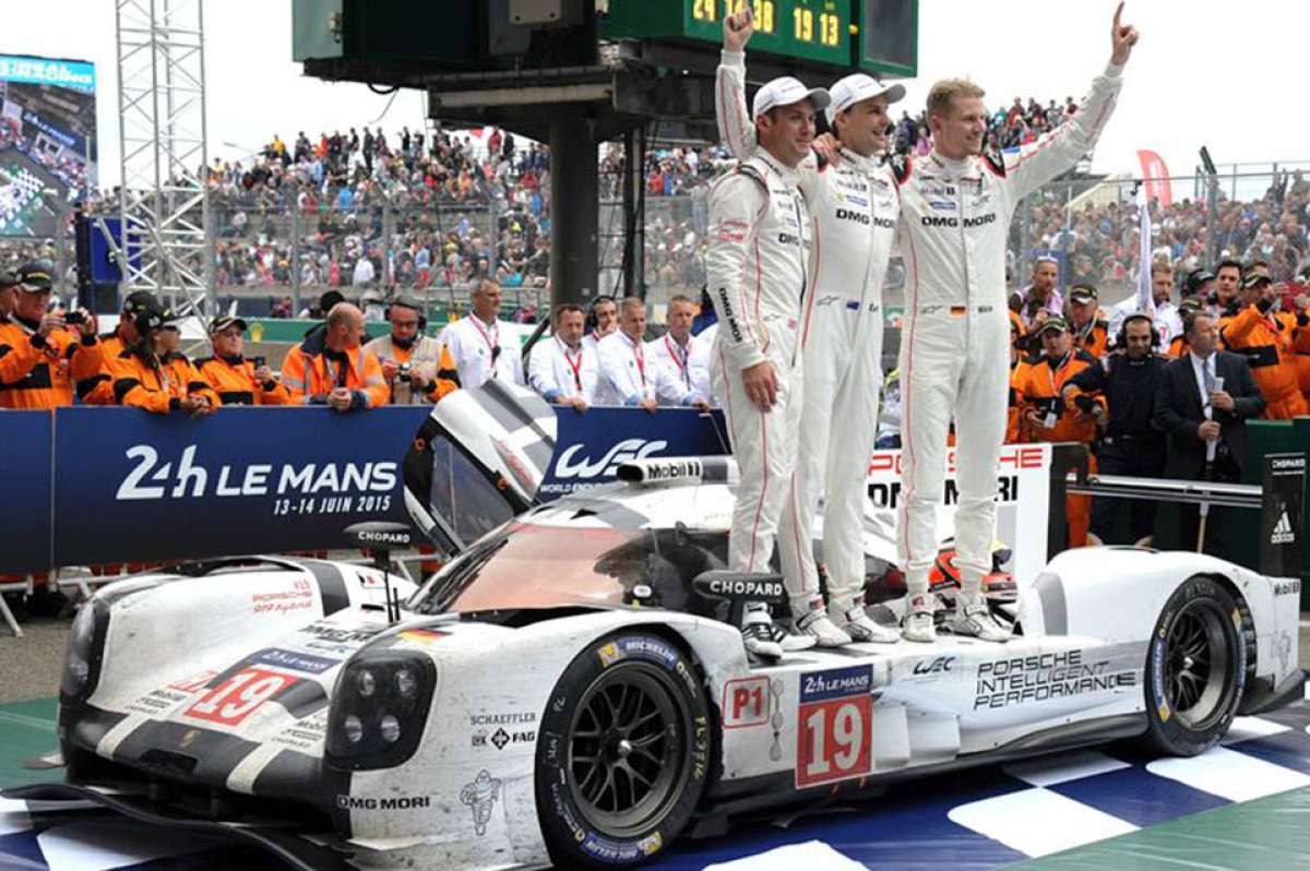 Partiendo desde la segunda fila de la parrilla de salida, el Porsche N&ordm;19 no sufri&oacute; ning&uacute;n problema mec&aacute;nico y sus pilotos no cometieron ning&uacute;n error. Foto: Agencia AFP