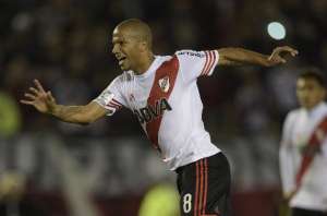 Carlos S&aacute;nchez, a los 81 minutos, de penal, marc&oacute; el gol para el triunfo de los millonarios. Foto: AFP