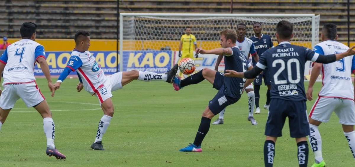Cat&oacute;lica-Clan Juvenil, duelo de colistas en Quito
