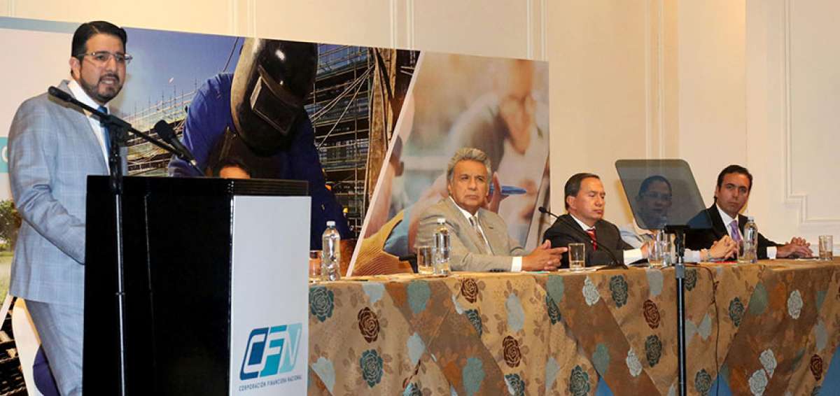 De izquierda a derecha, Santiago Le&oacute;n, presidente de la CFN; Len&iacute;n Moreno, presidente de la Rep&uacute;blica; Efra&iacute;n Vieira, presidente del Banco del Pac&iacute;fico.