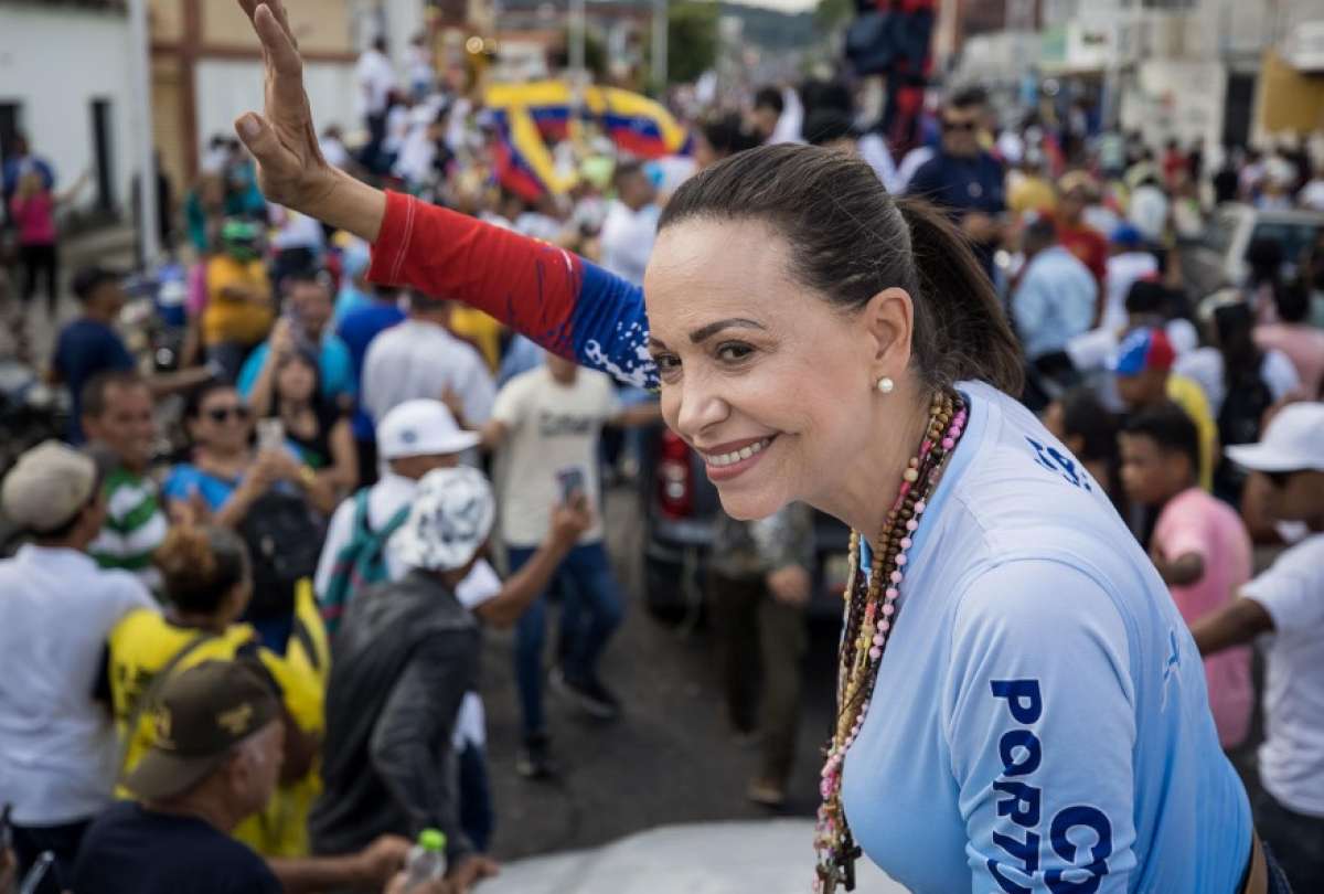 Fotografía de archivo que muestra a la líder opositora, Maria Corina Machado, en un acto de campaña el 17 de julio del 2024 en Guanare (Venezuela).