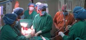 Un equipo de especialistas calificados realiz&oacute; el transplante hep&aacute;tico.