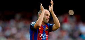 Andr&eacute;s Iniesta jugar&aacute; solo hasta esta temporada en el FC Barcelona.