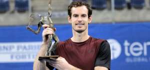 Andy Murray llora tras ganar el ATP 250 de Amberes ante Stan Wawrinka