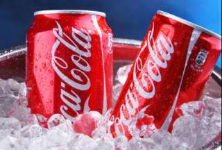 Donald Trump anunció que la Coca Cola empleará azúcar real en su receta a partir de este año. 