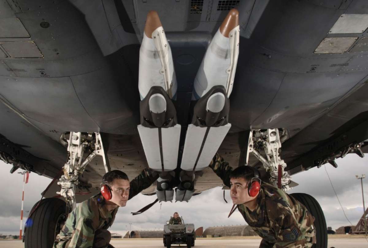 Estados Unidos analiza enviar a Ucrania bombas de precisión con un alcance de 160 kilómetros