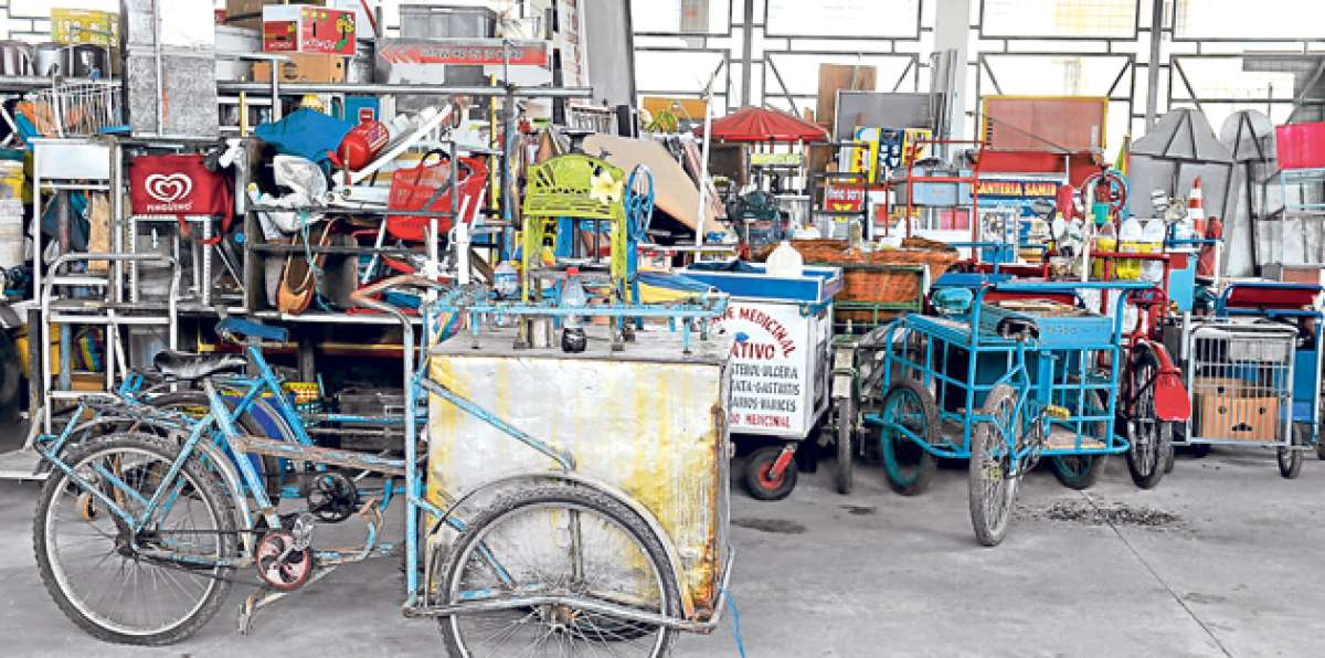 En las bodegas de la Polic&iacute;a Metropolitana se acumulan las mercader&iacute;as incautadas a vendedores informales. Foto: Miguel Castro / El Tel&eacute;grafo