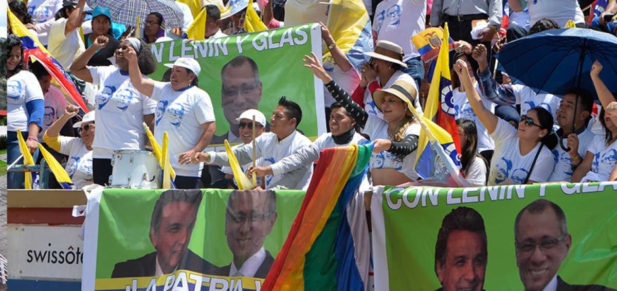 A la plaza Belmonte (Quito) llegaron delegaciones de parroquias rurales para apoyar al binomio Moreno-Glas.