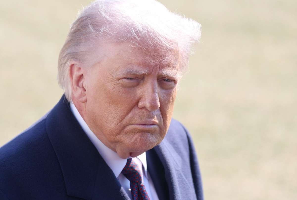 Donald Trump lanza mensajes confusos acerca de la operaci&oacute;n militar contra Ir&aacute;n. 