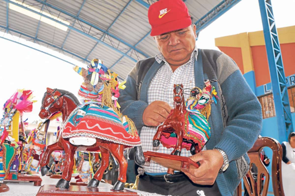 Chiluisa cambi&oacute;, en Pujil&iacute;, con &eacute;xito, el cemento por la arcilla