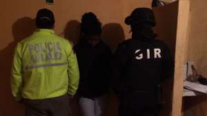 Los agentes realizaron operativos en tres domicilios.