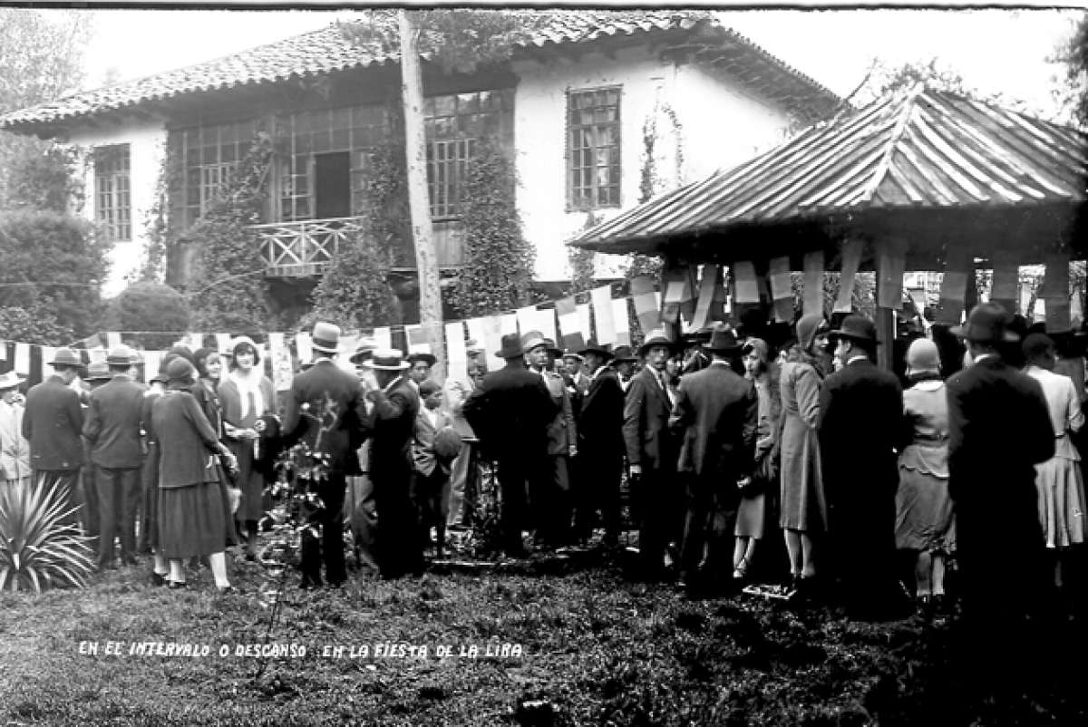 Los m&aacute;s destacados intelectos de la ciudad se reun&iacute;an a manera de gremio para llevar adelante la fiesta de los poetas, la misma que es recordada hasta hoy con la llamada Fiesta de la Lira. Foto: cortes&iacute;a