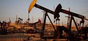 Rusia y Arabia de acuerdo en reducir la producci&oacute;n de petr&oacute;leo hasta 2018