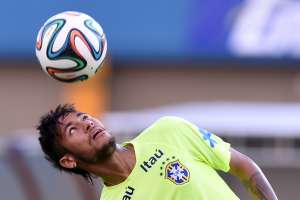 Neymar es uno de los deportistas famosos que sale en la campa&ntilde;a proud to play. Foto: AFP