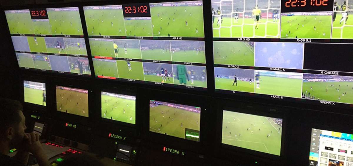 La asistencia por videoarbitraje est&aacute; a prueba hace 2 meses en el Calcio y en la Bundesliga. Su uso tiene voces a favor y en contra.  