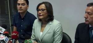 La asamble&iacute;sta Elizabeth Cabezas (PAIS) durante la rueda de prensa. 