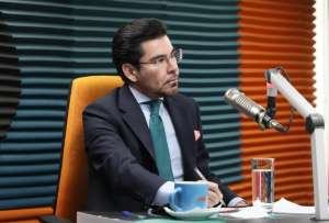 Leonardo Alarc&oacute;n, fiscal general (e) durante una entrevista. 