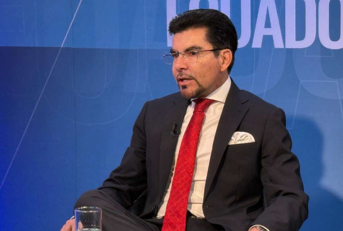 Leonardo Alarc&oacute;n, fiscal general (e) durante una entrevista. 