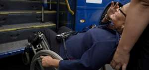 Personas con discapacidad esperar&aacute;n hasta agosto por mejoras en el transporte p&uacute;blico