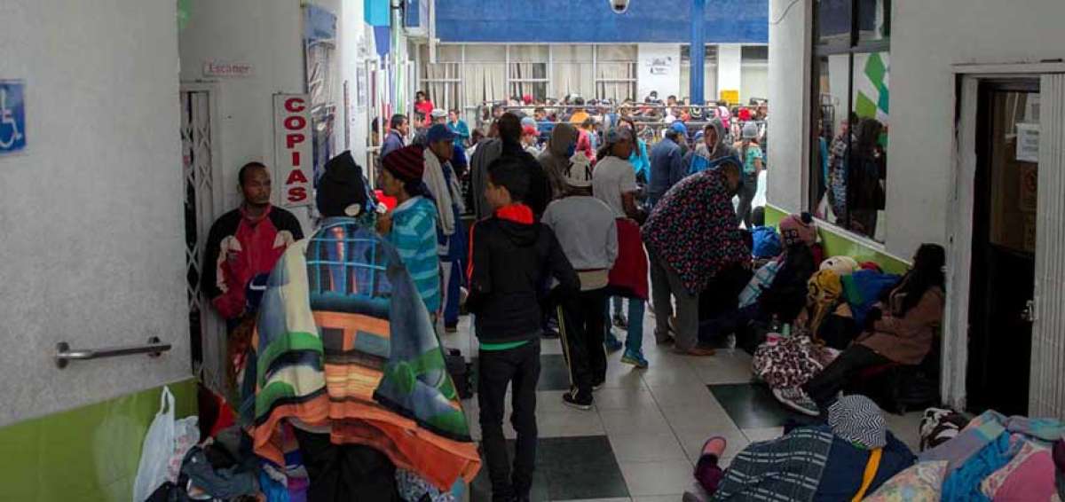 Menos de medio centenar de venezolanos siguen en frontera de Ecuador