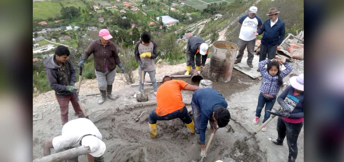 La Prefectura de Azuay construir&aacute; sistemas de riego a beneficio del agro
